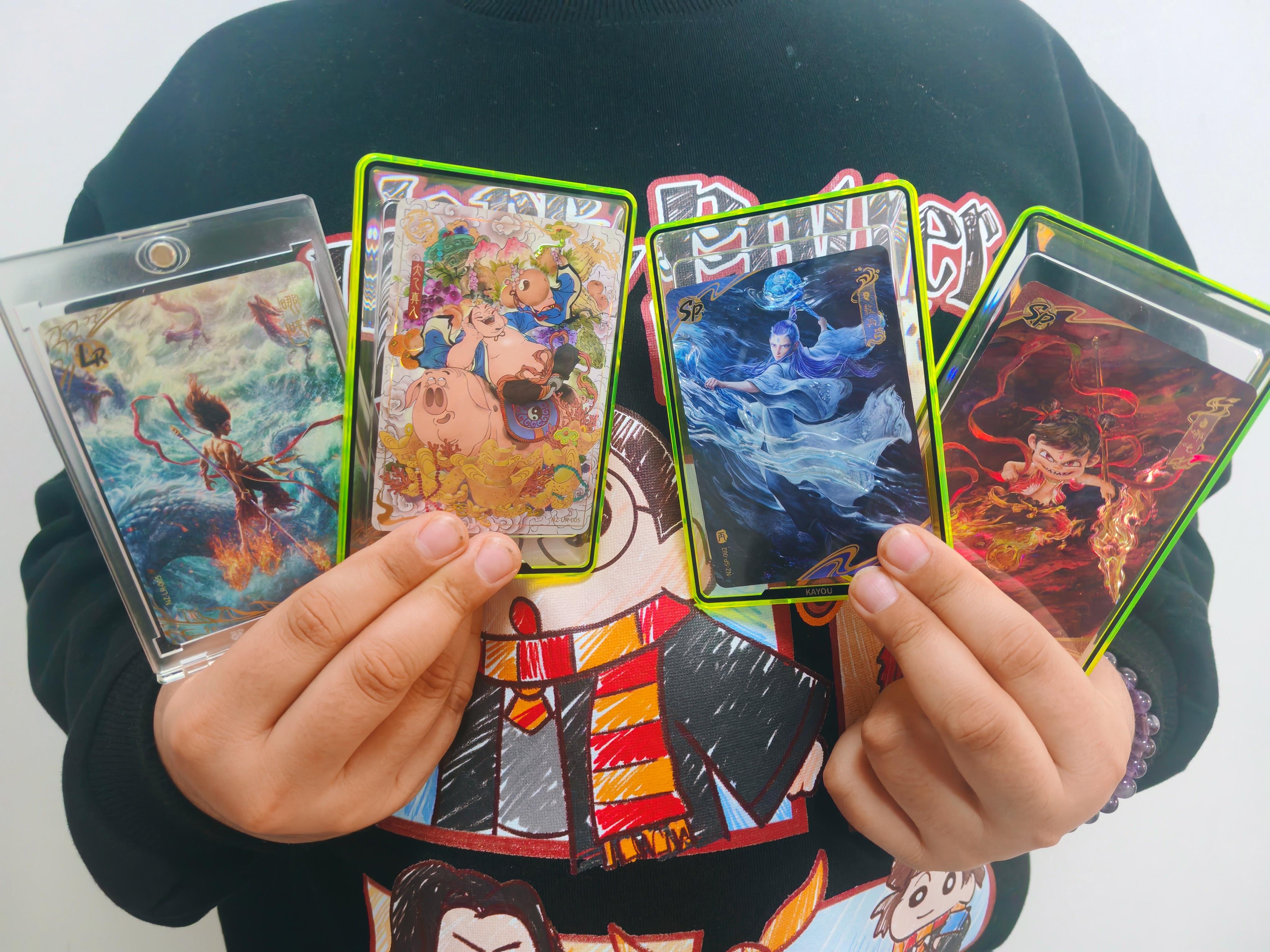 列报道二次元 好看外表与个性表达的碰撞pg模拟器电脑版“拥抱消费新场景”系(图3)