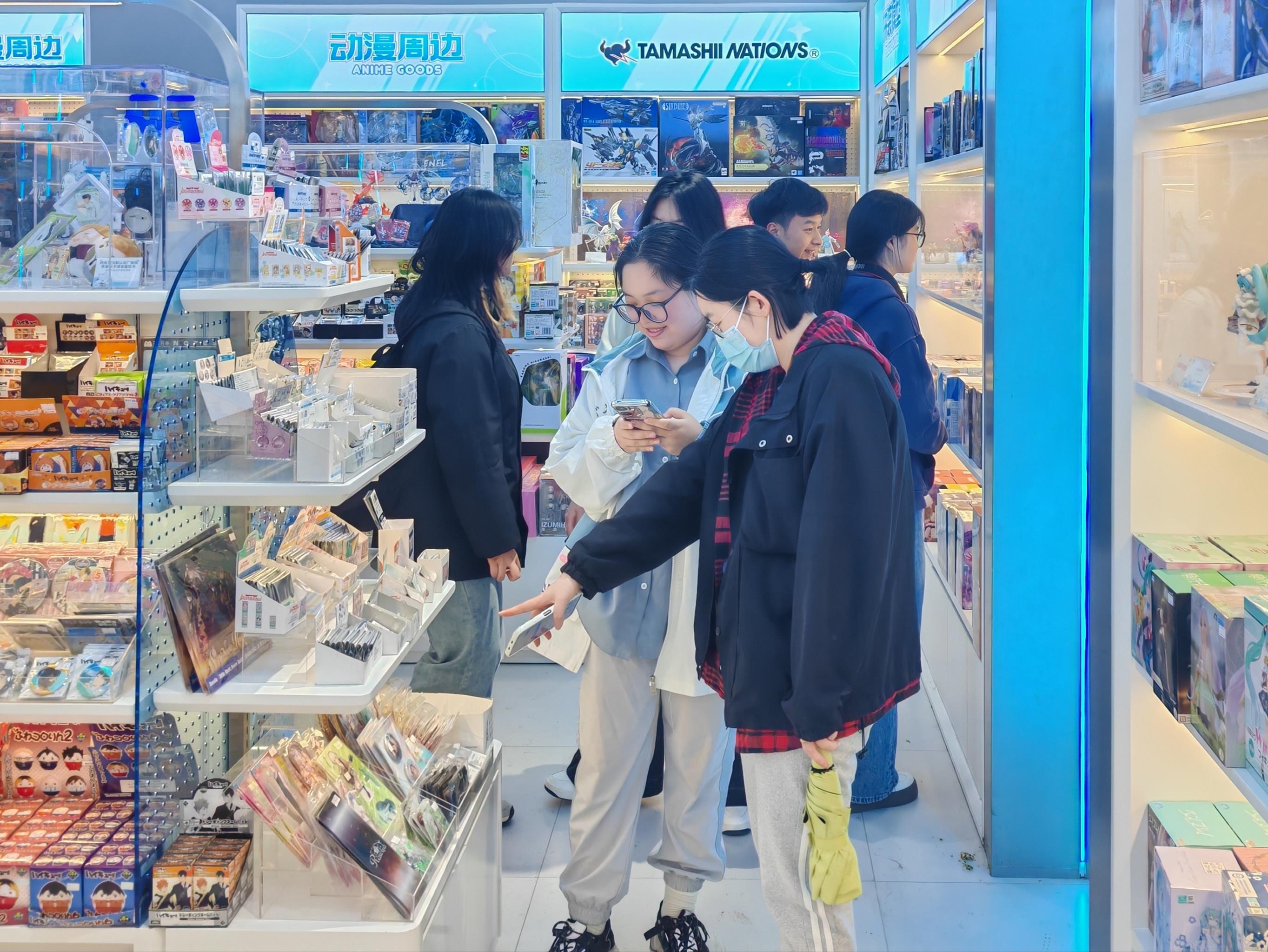 列报道二次元 好看外表与个性表达的碰撞pg模拟器电脑版“拥抱消费新场景”系(图4)
